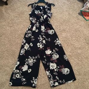 Jumpsuit- excellent condition XS but can fit a small